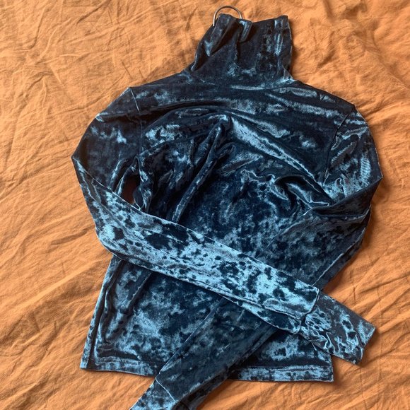 Rosea rainy blue sky crushed velvet turtleneck - Picture 2 of 2